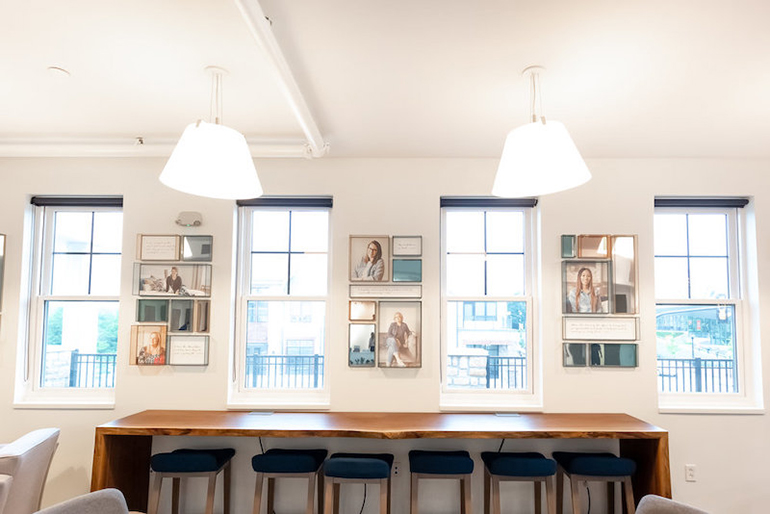 醫(yī)美機(jī)構(gòu)形象墻